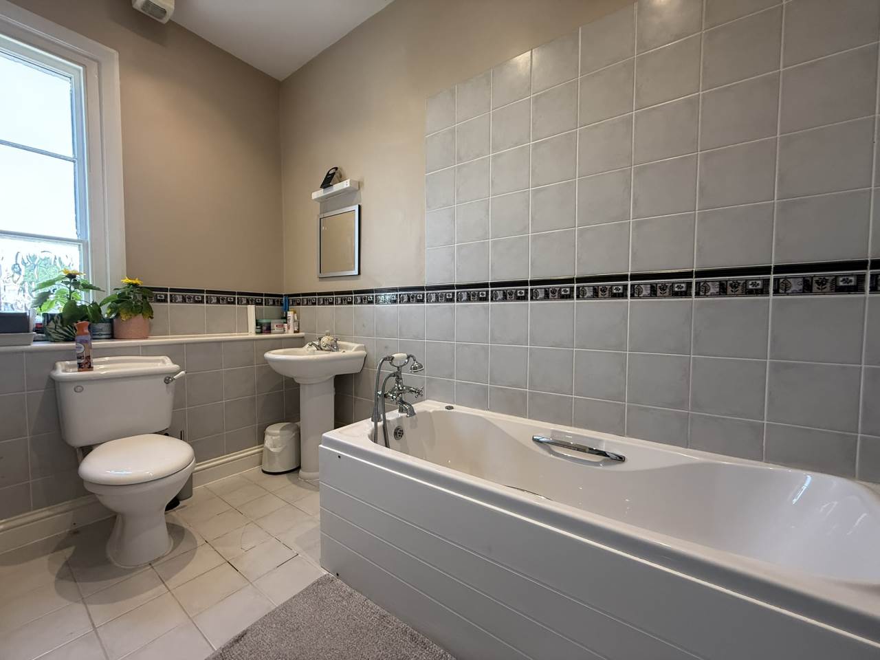 Flat Cumberland Yard in Tunbridge Wells