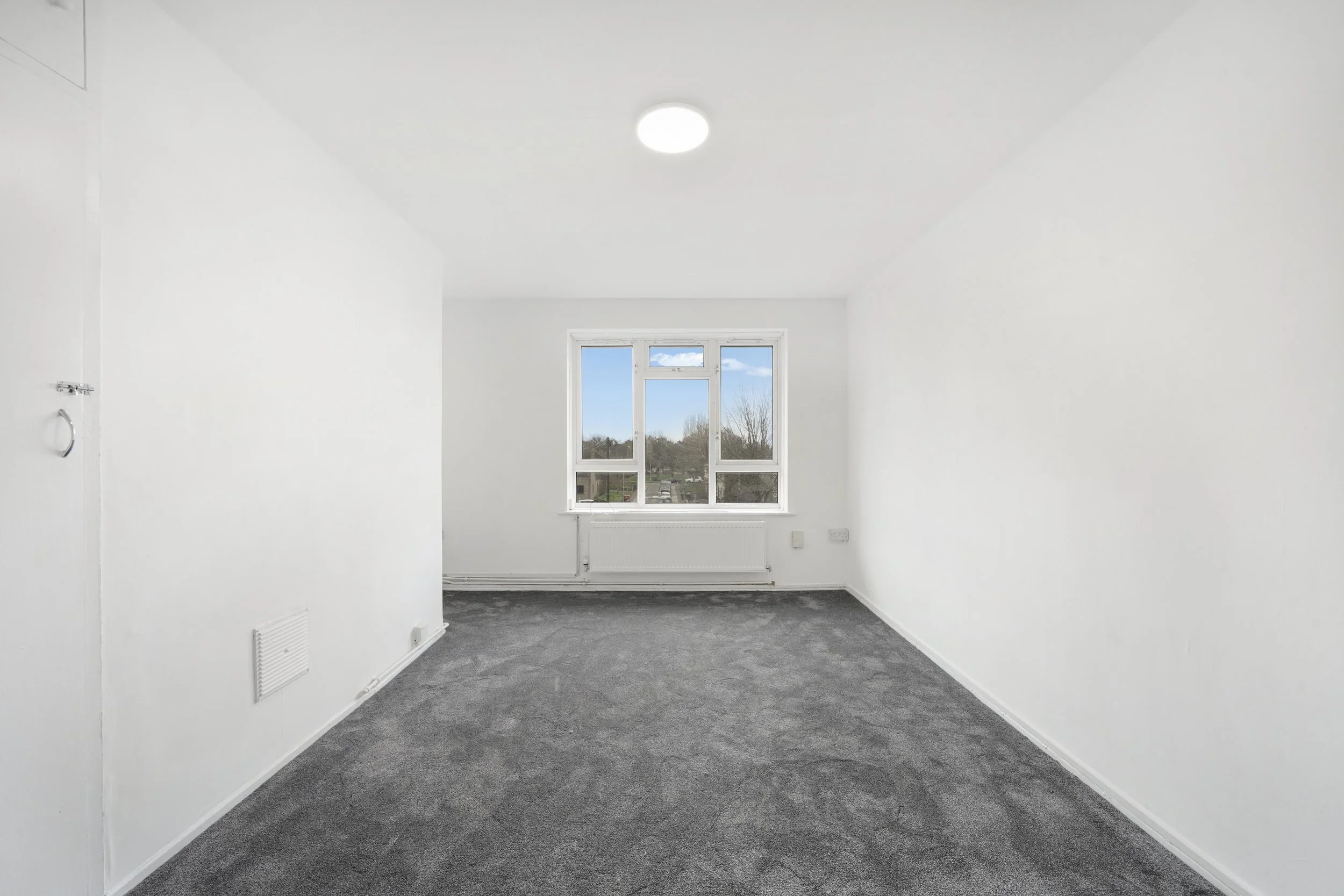 Flat Cranleigh Gardens in Greater London