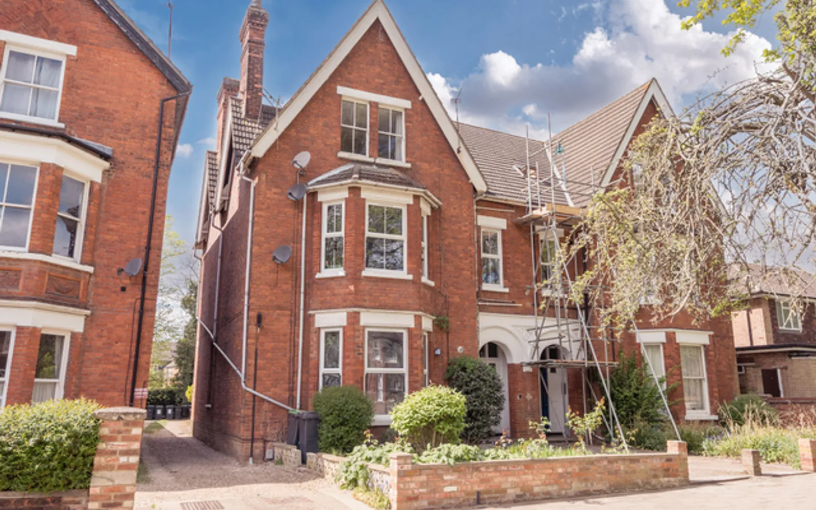Flat De Parys Avenue in Bedford
