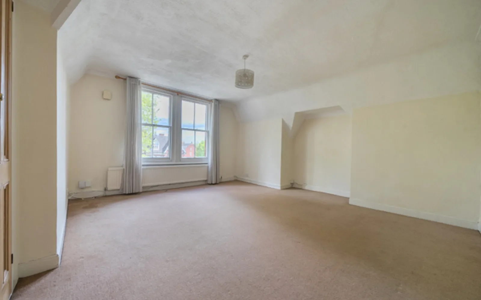 Flat De Parys Avenue in Bedford