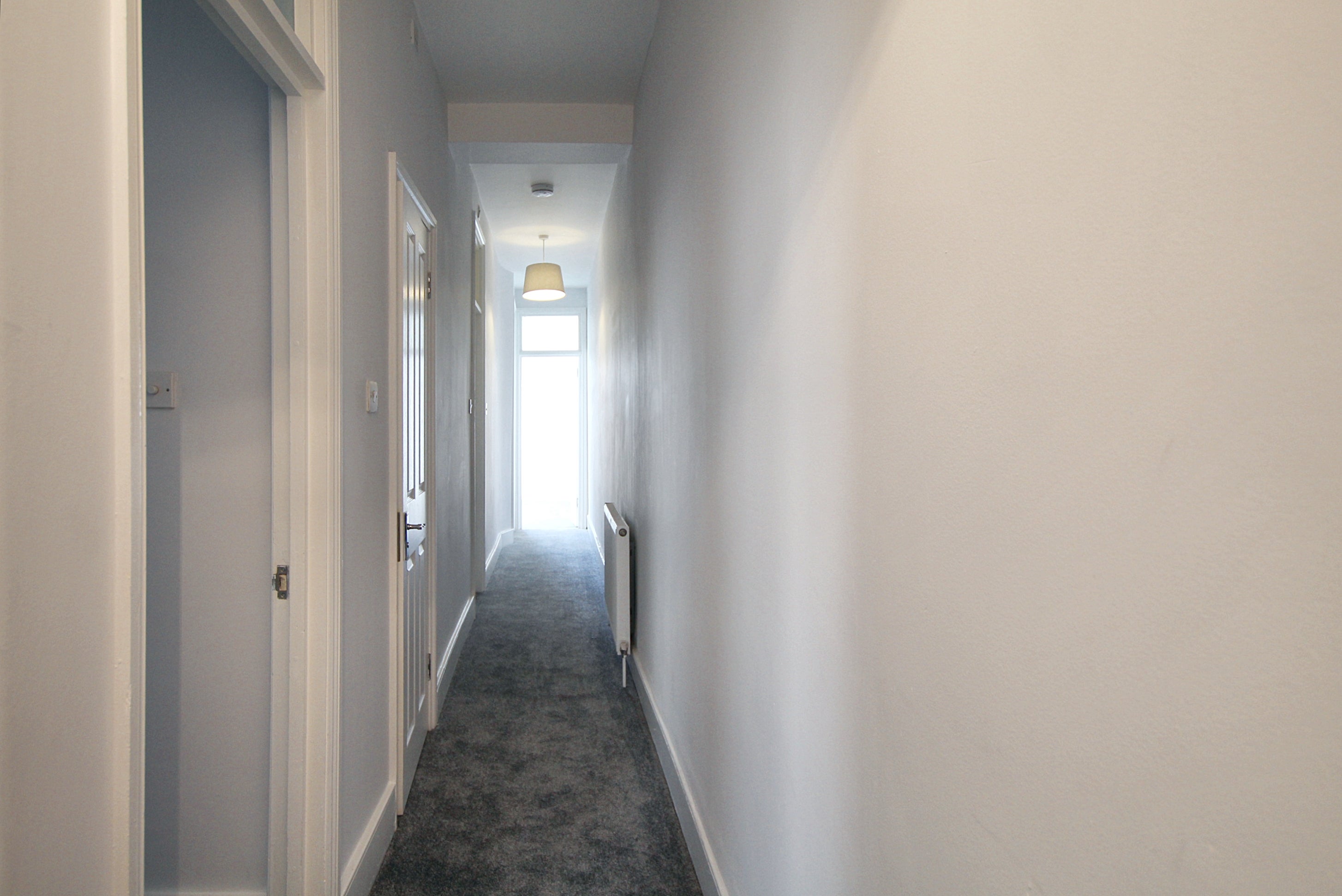 Flat Lynette Avenue in Greater London