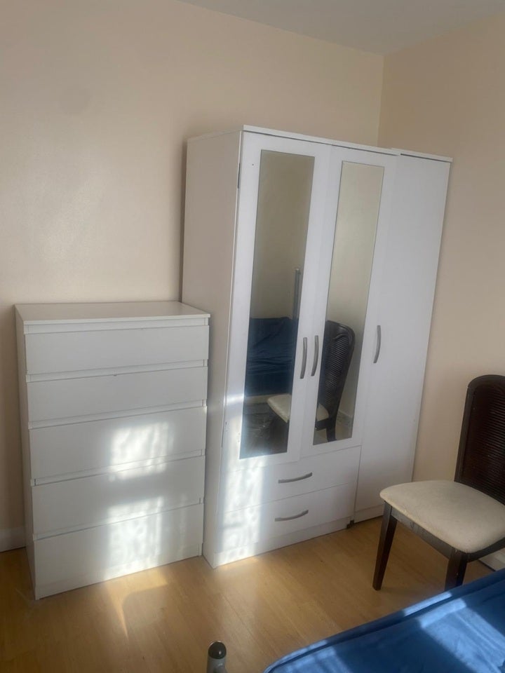 Room Westminster Road in Greater London