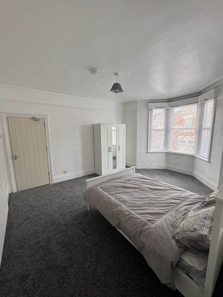 Flat Strathmore Crescent in Newcastle upon Tyne