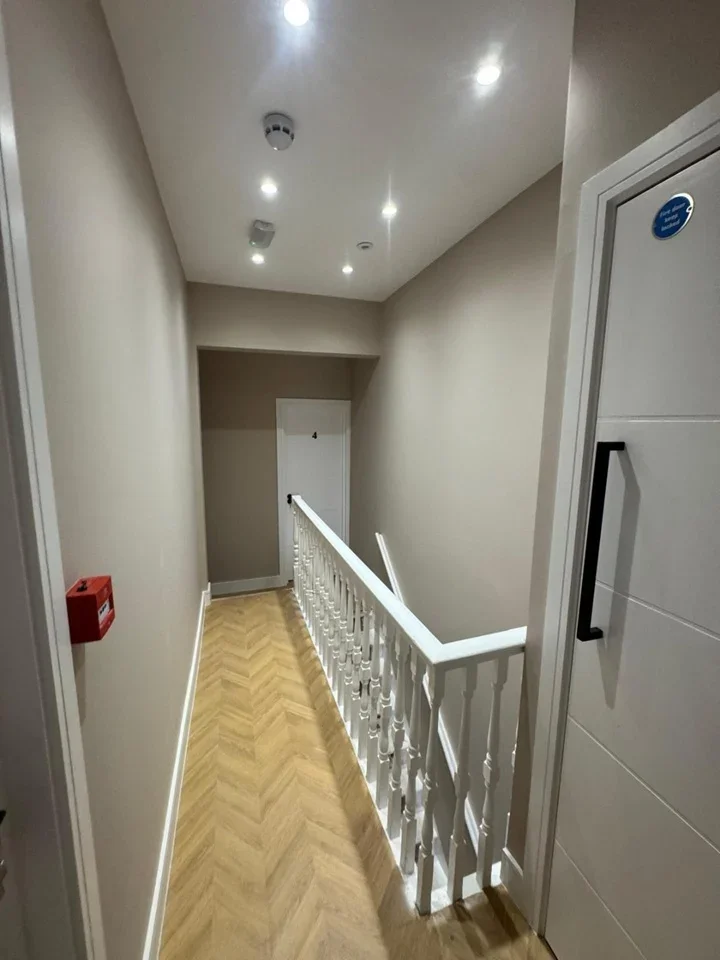 Flat Aldin Avenue South in Slough