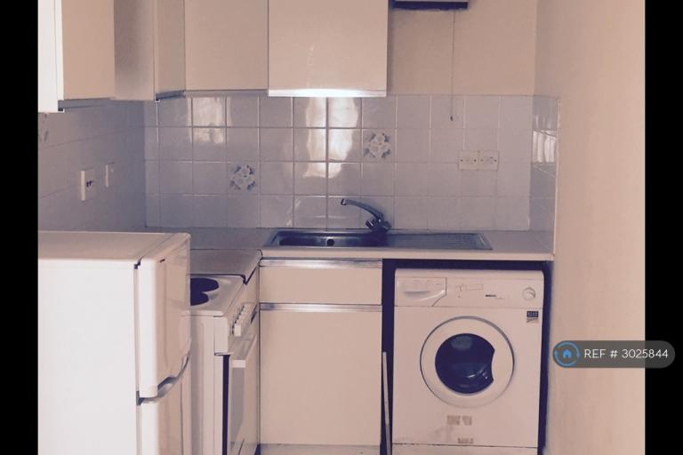 Flat Farnham Road in Slough
