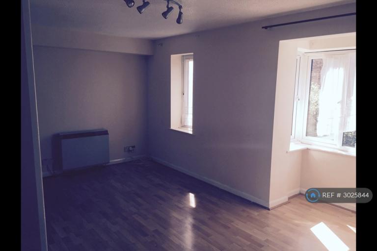 Flat Farnham Road in Slough
