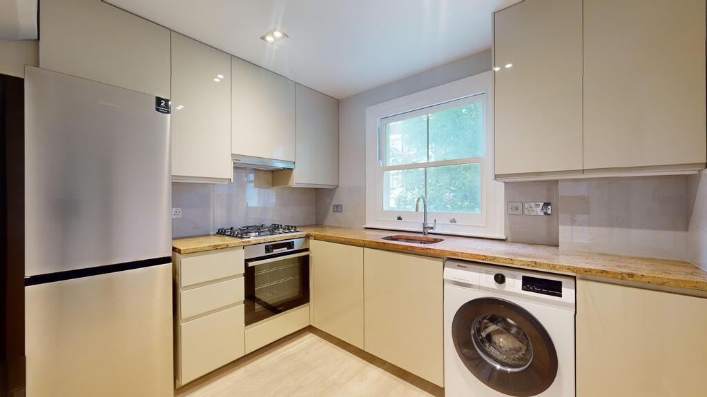 Flat Ladbroke Grove in Greater London
