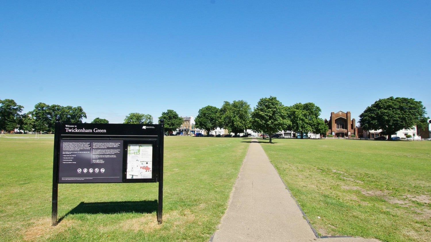 Flat The Green in Greater London