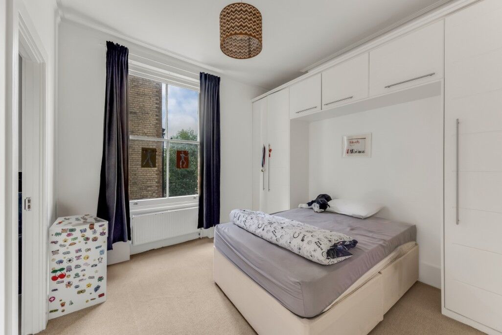 Flat Sumatra Road in Greater London