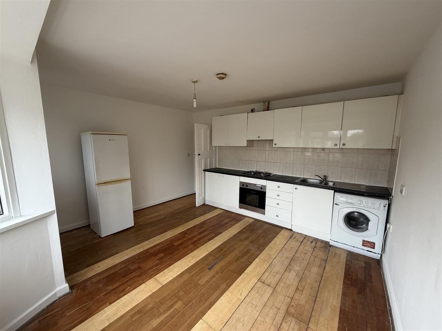 Flat Heston Road in Greater London