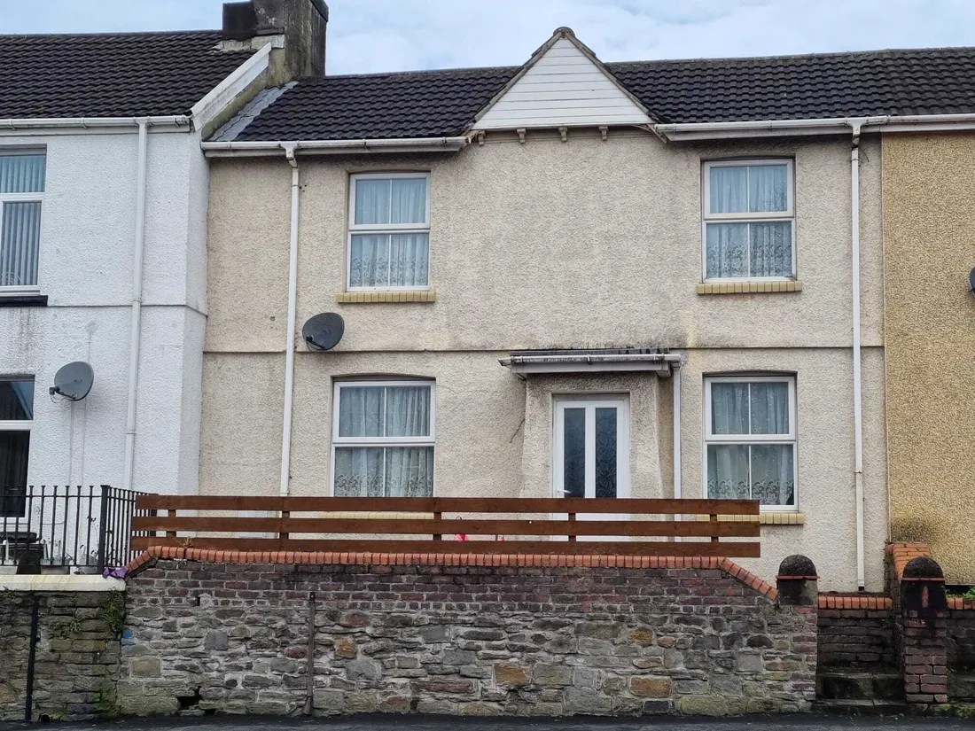 House Neath Road in Swansea