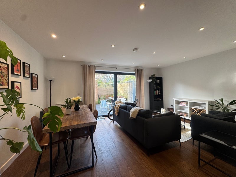 Room Walcot Square in Greater London