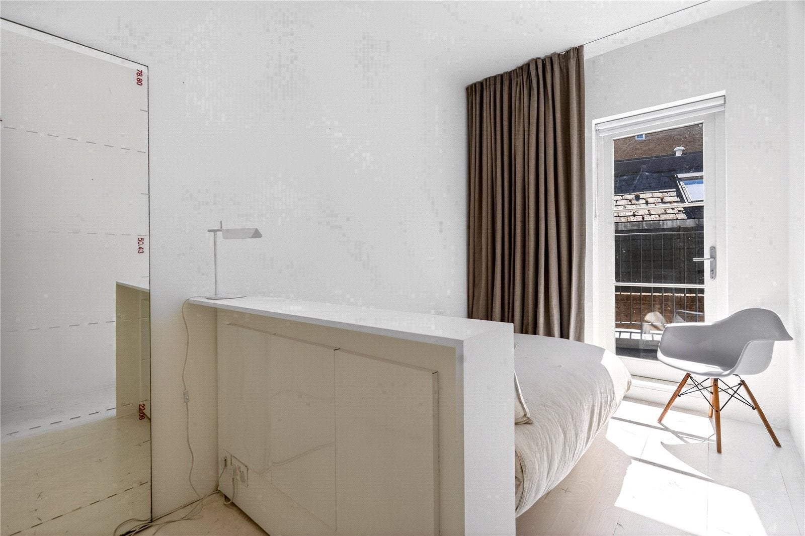 Flat Tooley Street in Greater London