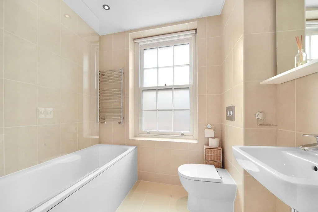 Flat Brunswick Place in Greater London