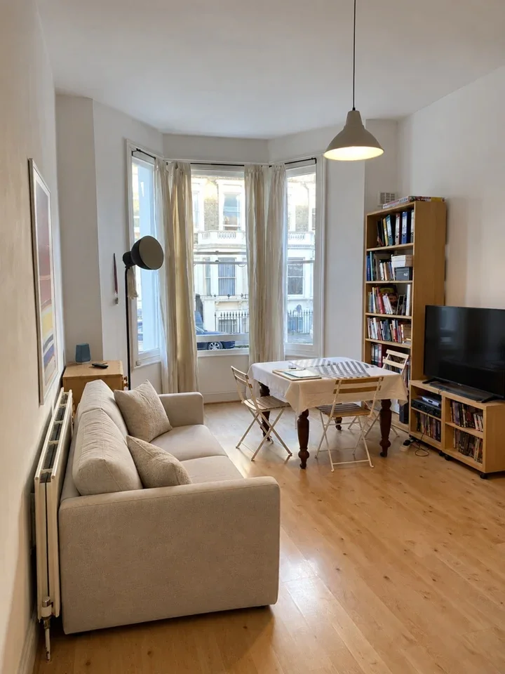Flat Ongar Road in Greater London