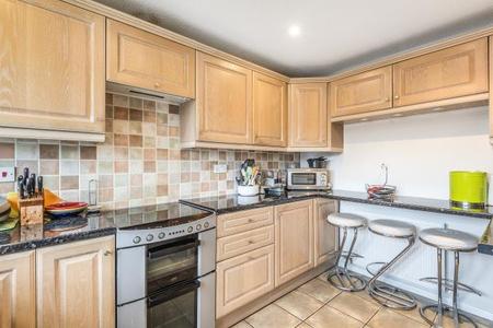 House Albert Road in Surrey Heath