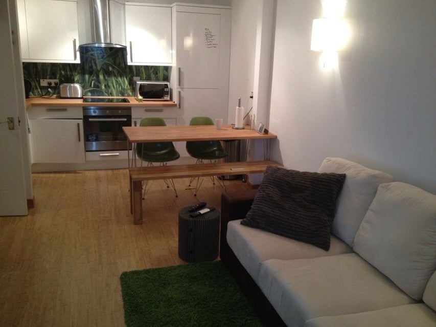 Flat Wandle Road in Greater London