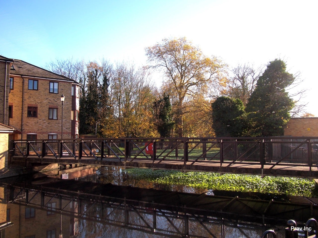 Flat Wandle Road in Greater London