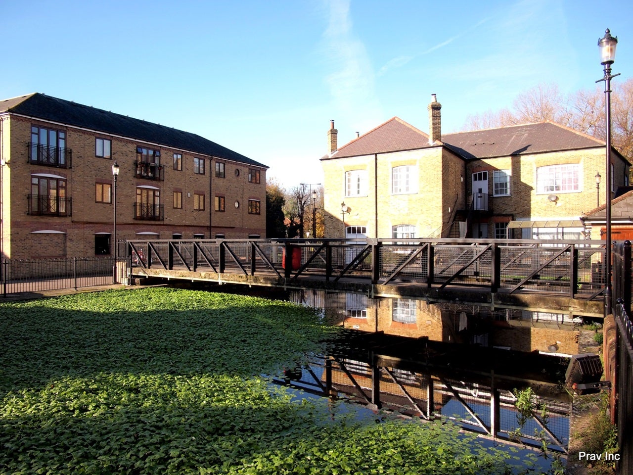 Flat Wandle Road in Greater London