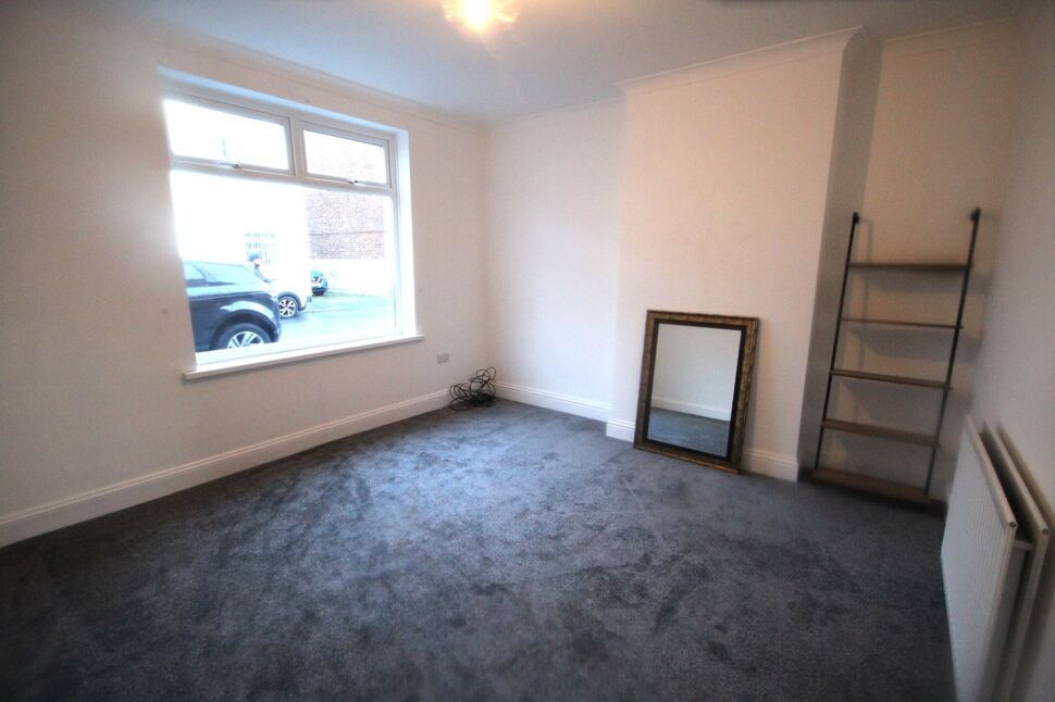 Flat Gladstone Terrace in Sunniside