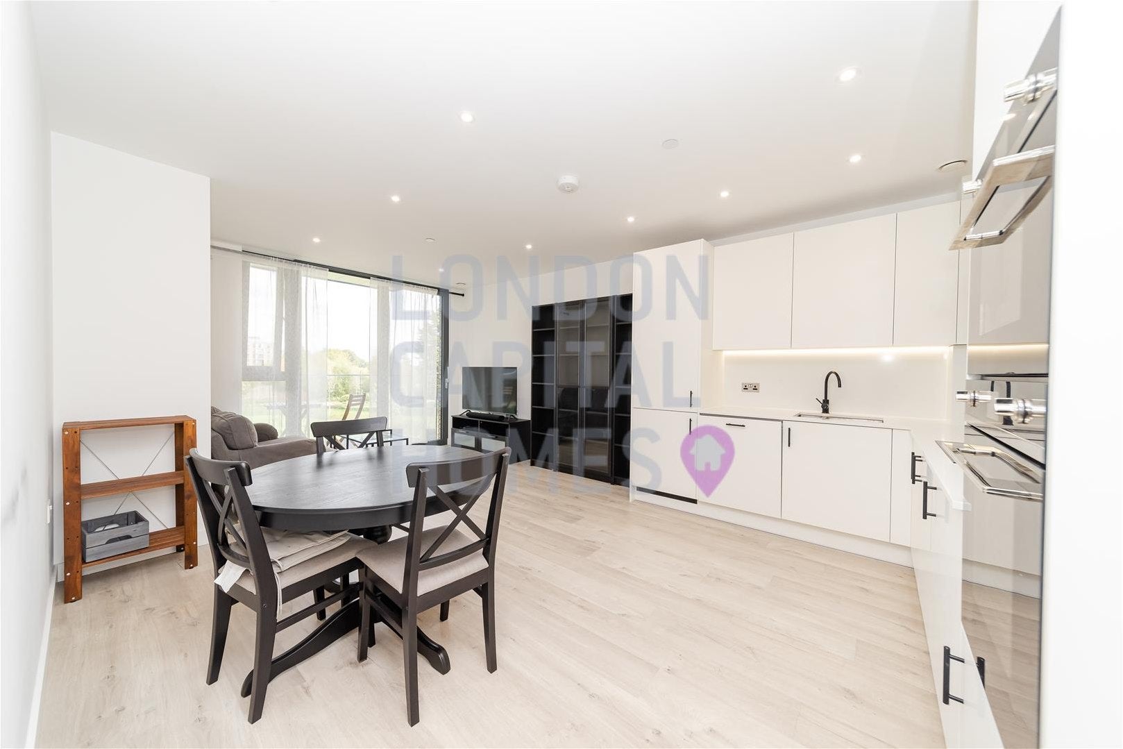 House Coster Avenue in Greater London