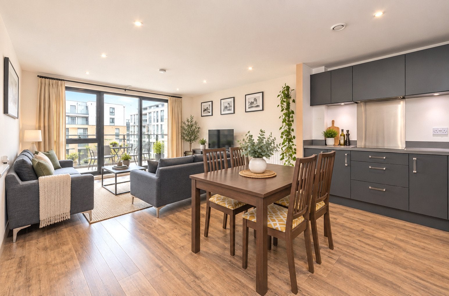 Flat Upper North Street in Greater London