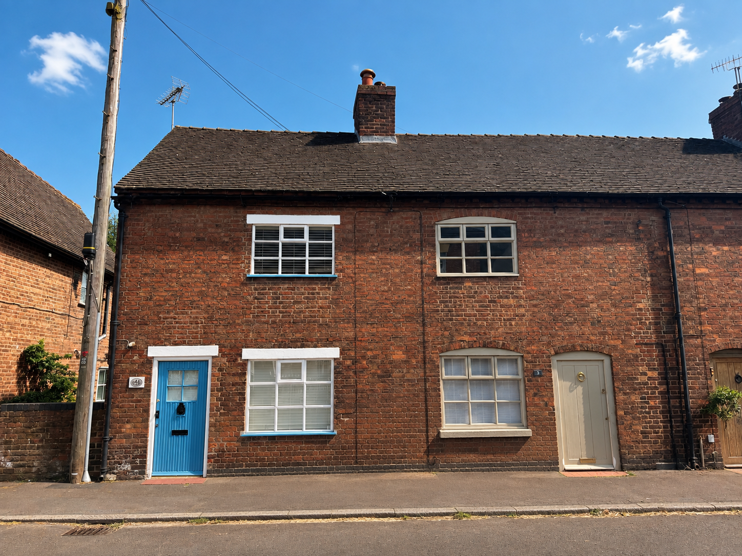 House High Street in East Staffordshire