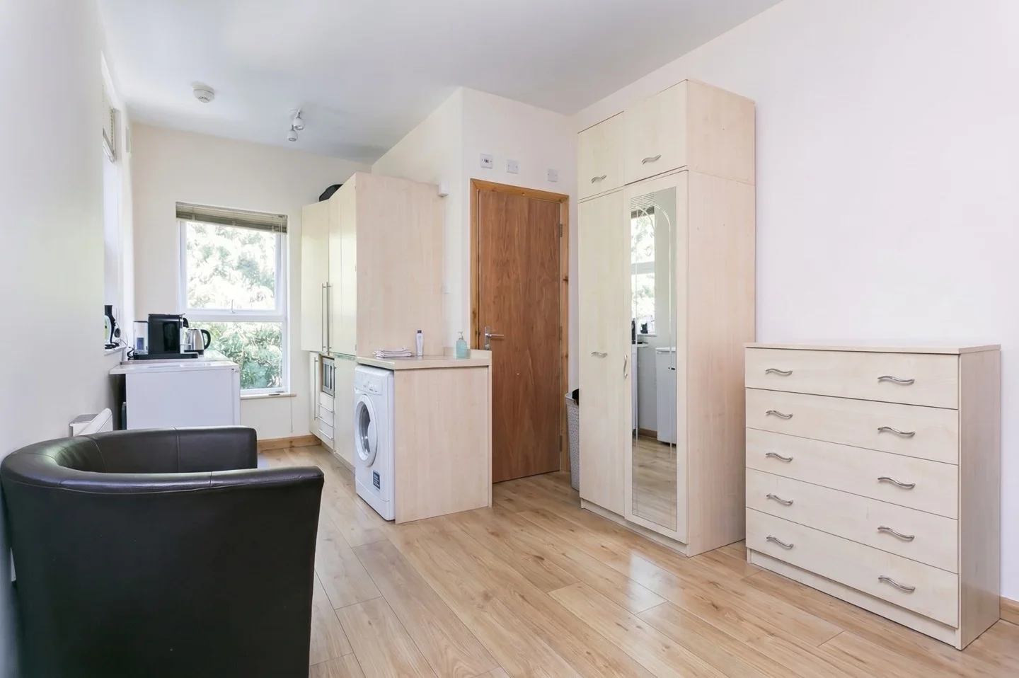 Flat Rufford Street in Greater London