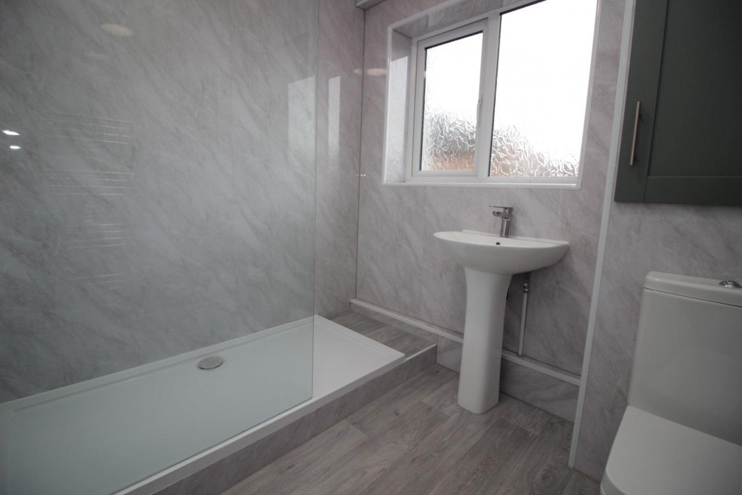 Flat Cheadle Road in Cheadle Hulme