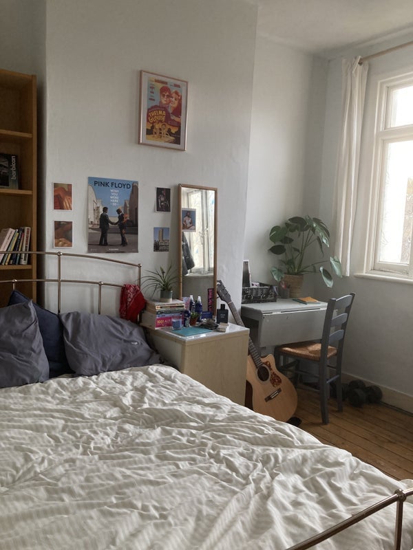Room Welbeck Road in Greater London
