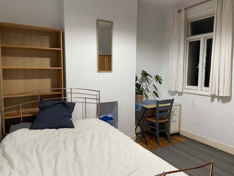 Room Welbeck Road in Greater London