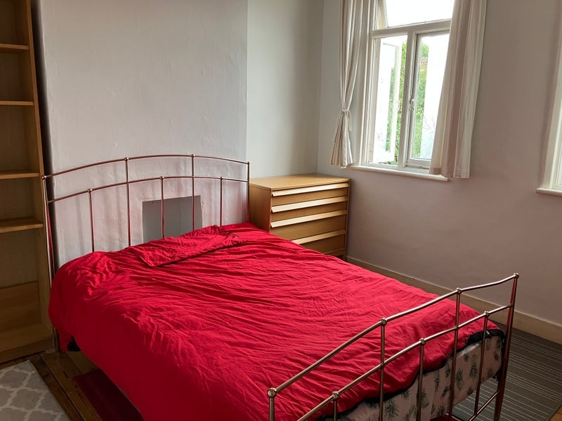 Room Welbeck Road in Greater London