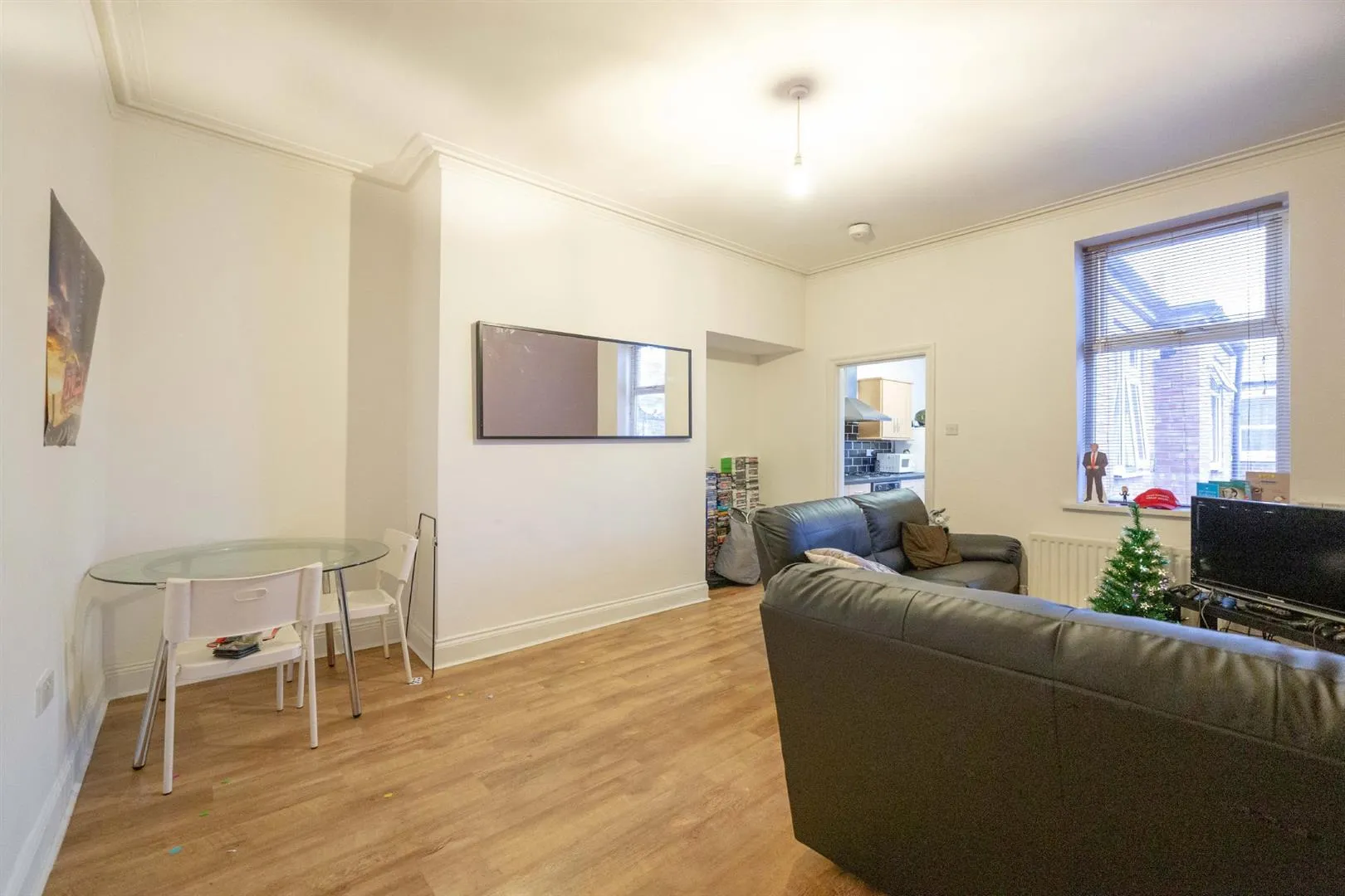 Flat Second Avenue in Newcastle upon Tyne