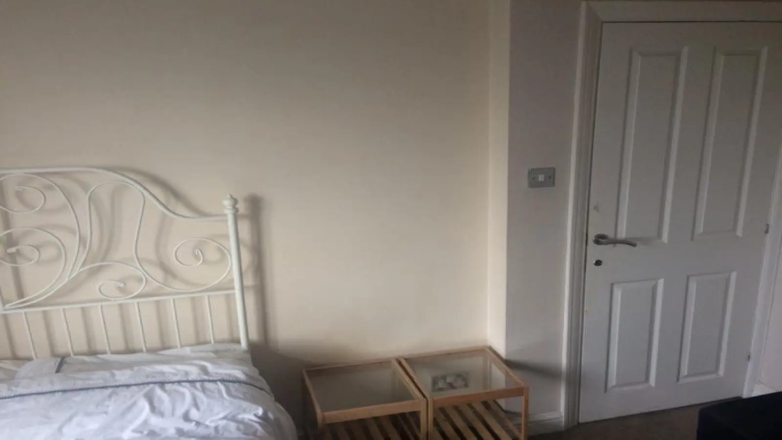 Flat Norbury Close in Greater London