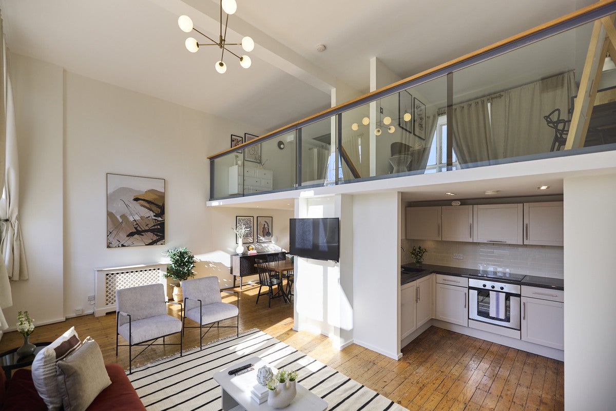 Flat Cormont Road in Greater London