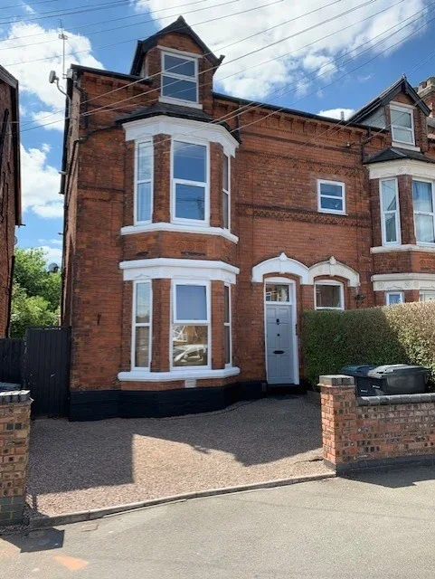 Flat Summerfield Crescent in Birmingham