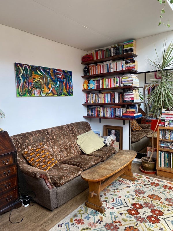 Room Barnabas Road in Greater London
