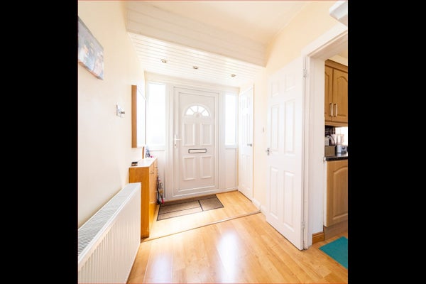 Flat Windsor Avenue in London Borough of Sutton
