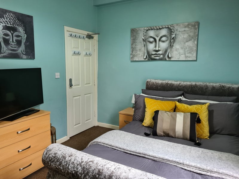 Room Blantyre Street in Salford