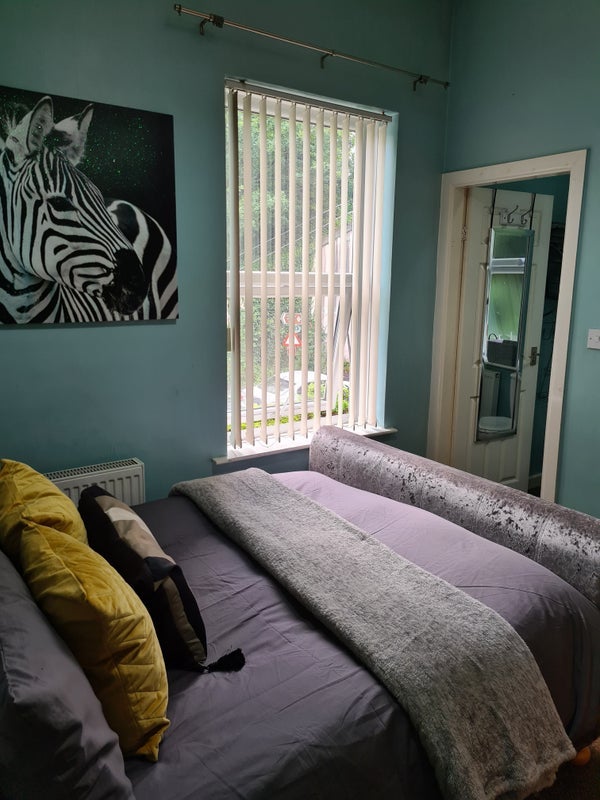 Room Blantyre Street in Salford
