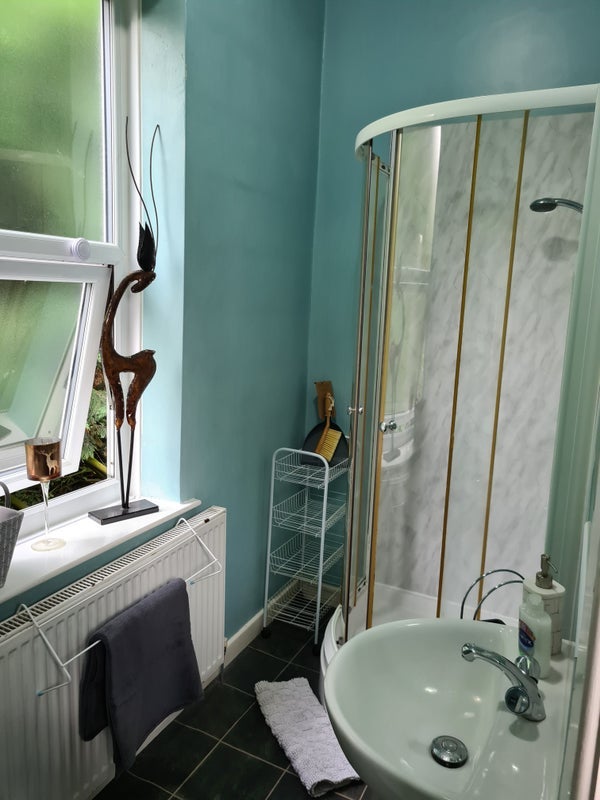 Room Blantyre Street in Salford