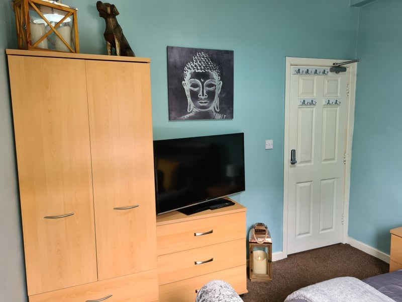 Room Blantyre Street in Salford