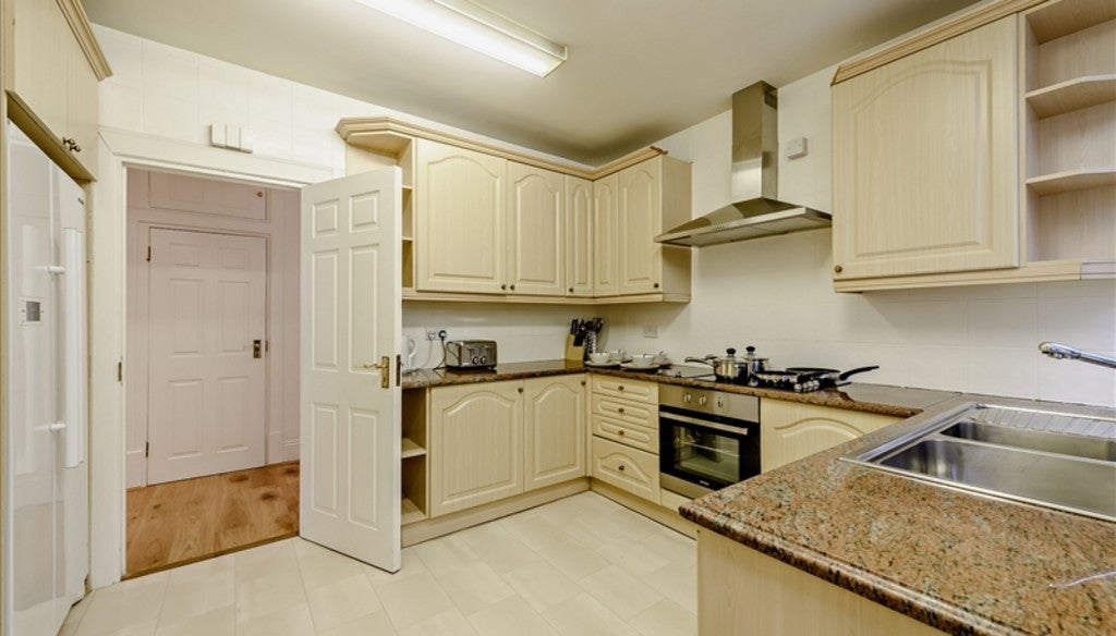 Flat Lodge Road in City of Westminster