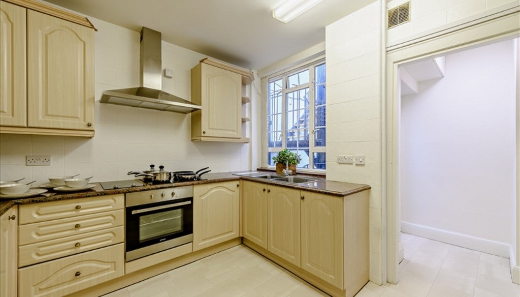 Flat Lodge Road in City of Westminster
