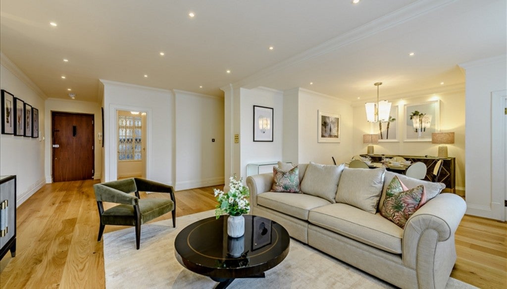 Flat Lodge Road in City of Westminster