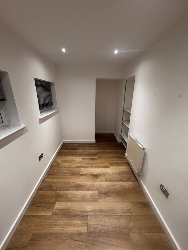 Flat Hound Road in Rushcliffe