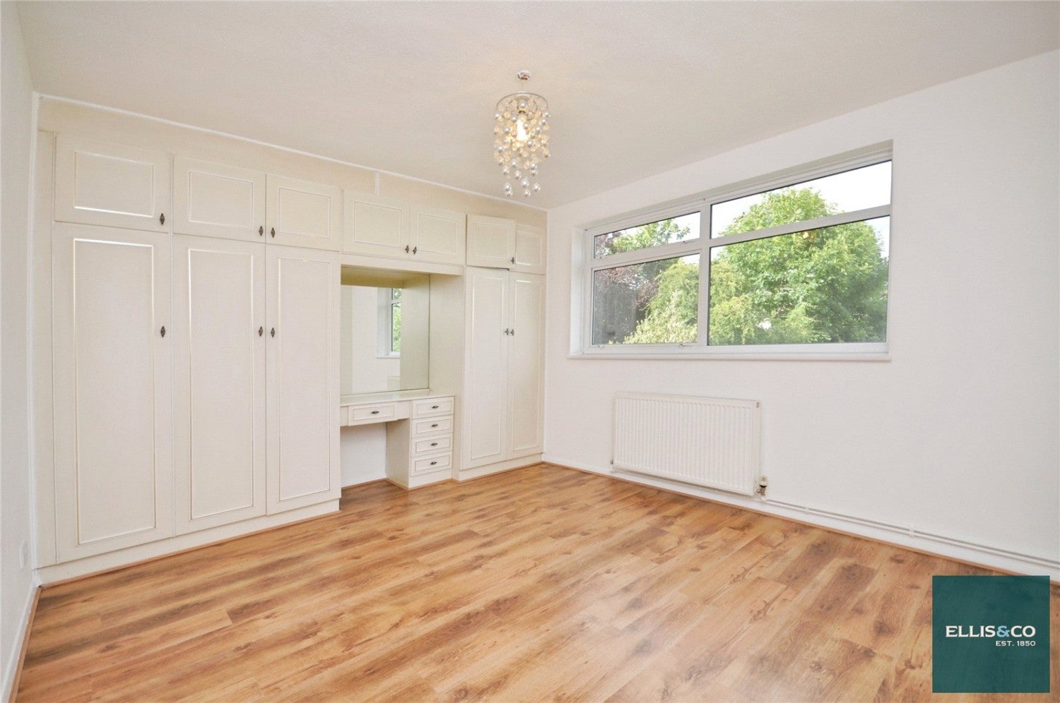 Flat Holder Close in Greater London