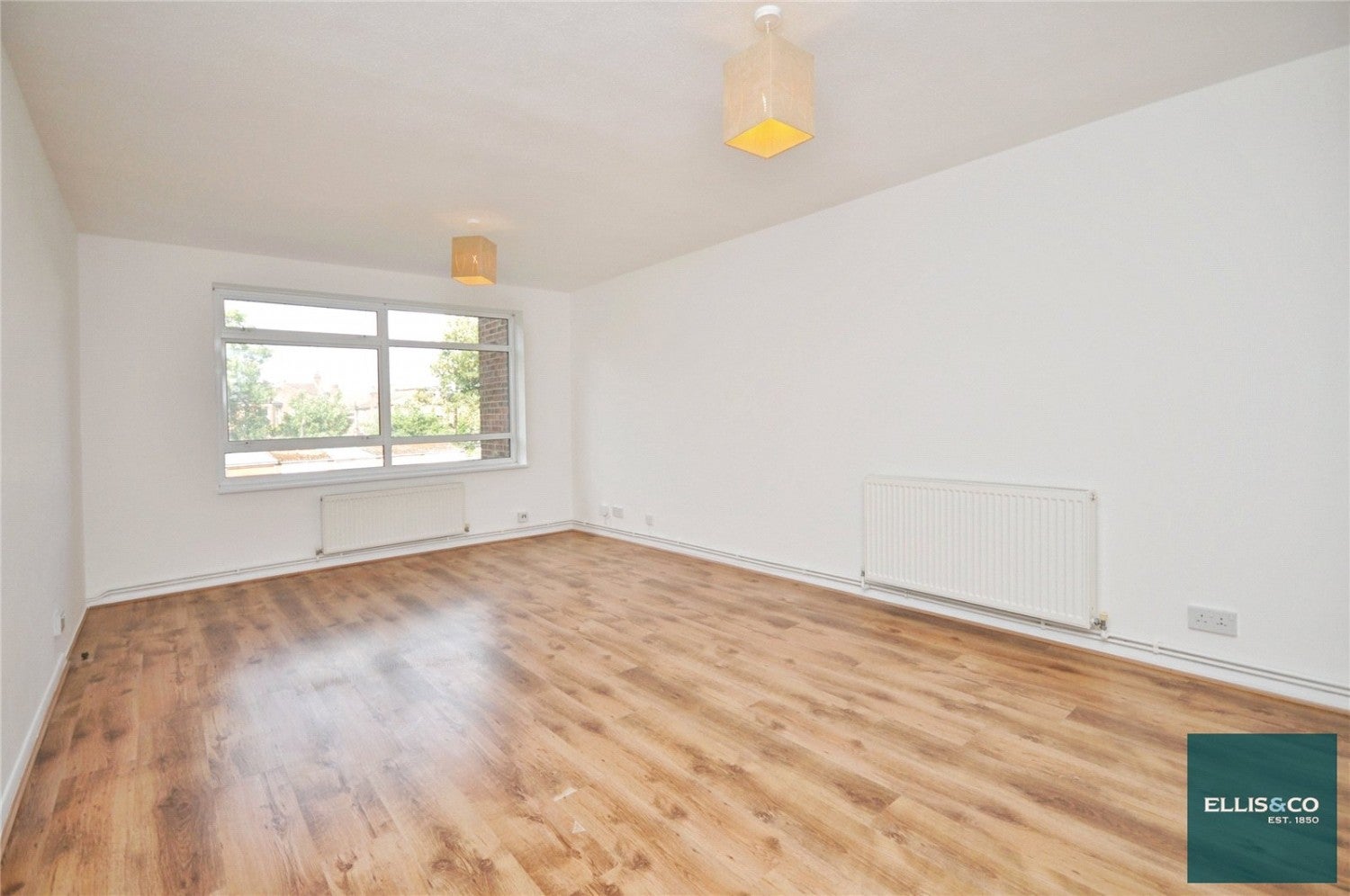 Flat Holder Close in Greater London