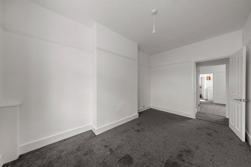 Flat Central Road in Greater London