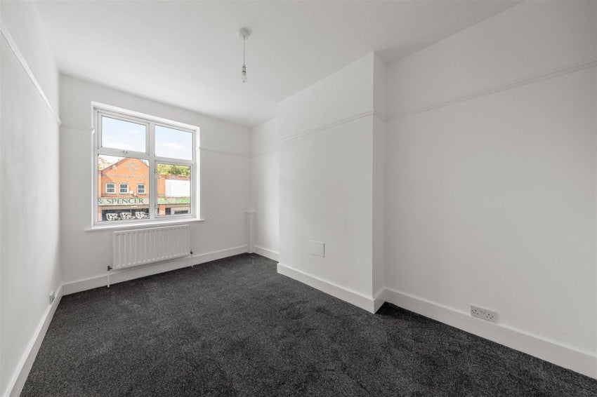 Flat Central Road in Greater London